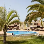 Frontline Playa Vistas With Pool, Parking, Sea דירה *