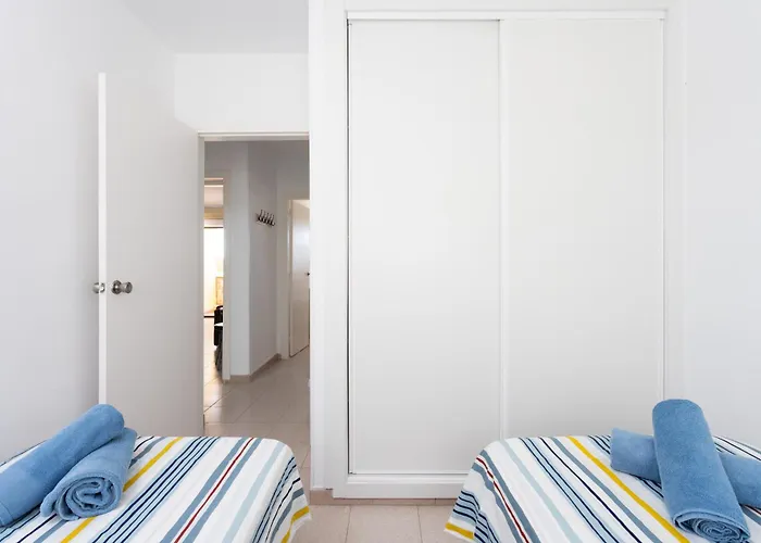 아파트 Frontline Playa Vistas With Pool, Parking, Sea