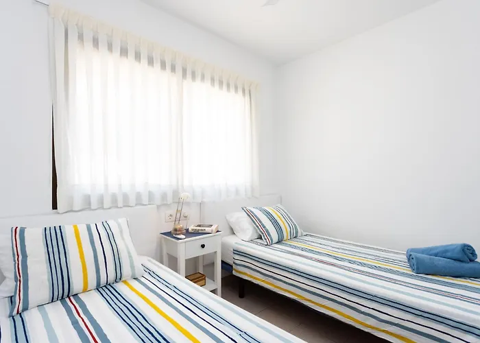 Frontline Playa Vistas With Pool, Parking, Sea לוס כריסטיאנוס