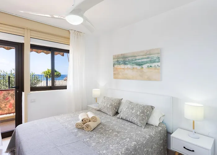 Frontline Playa Vistas With Pool, Parking, Sea דירה