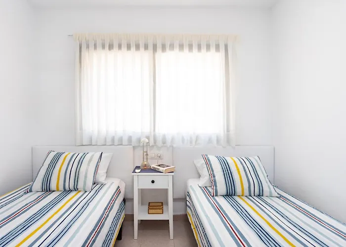 Frontline Playa Vistas With Pool, Parking, Sea Los Cristianos (Tenerife)