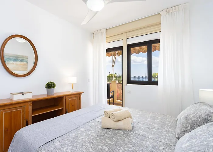 דירה Frontline Playa Vistas With Pool, Parking, Sea לוס כריסטיאנוס